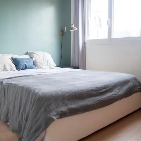 Spacious And Bright Apt Located In Clichy!