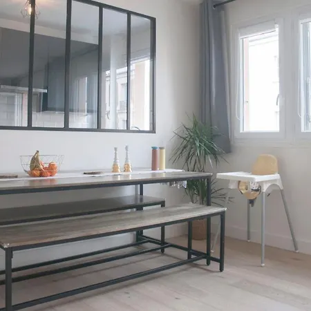 Spacious And Bright Apt Located In Clichy!